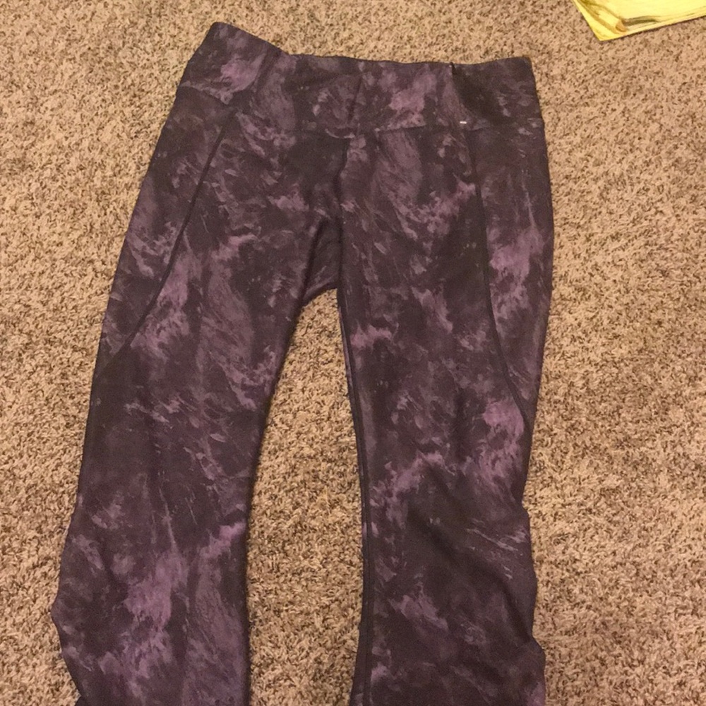 Crop leggings by Calia